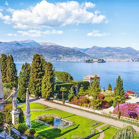 View Terrace Over The Borromean Isla - Happy